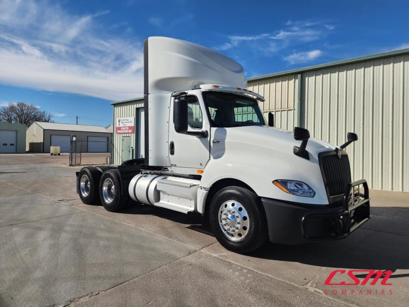 Exterior front passenger side for this 2021 International LT Series (Stock number: UMN145463)Weeee