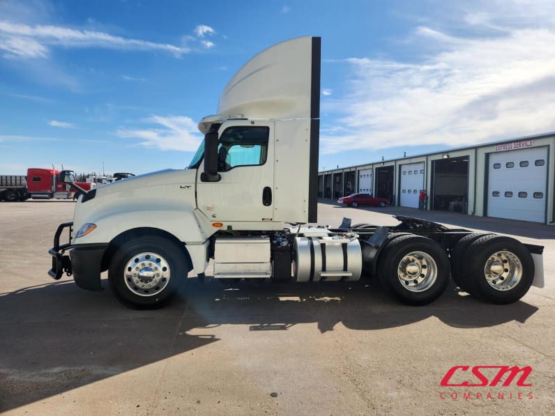 Exterior full driver side for this 2021 International LT Series (Stock number: UMN145463)Weeee