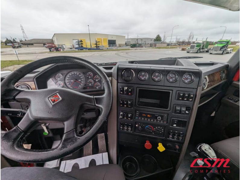 Interior cockpit for this 2021 International HX620 (Stock number: UMN597713)Weeee