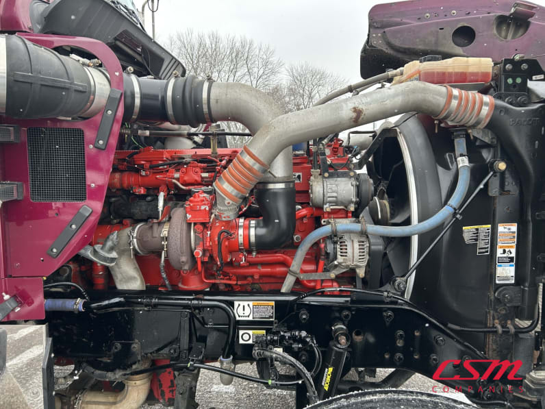 Passenger side engine for this 2021 Kenworth W900L (Stock number: UMR426553)