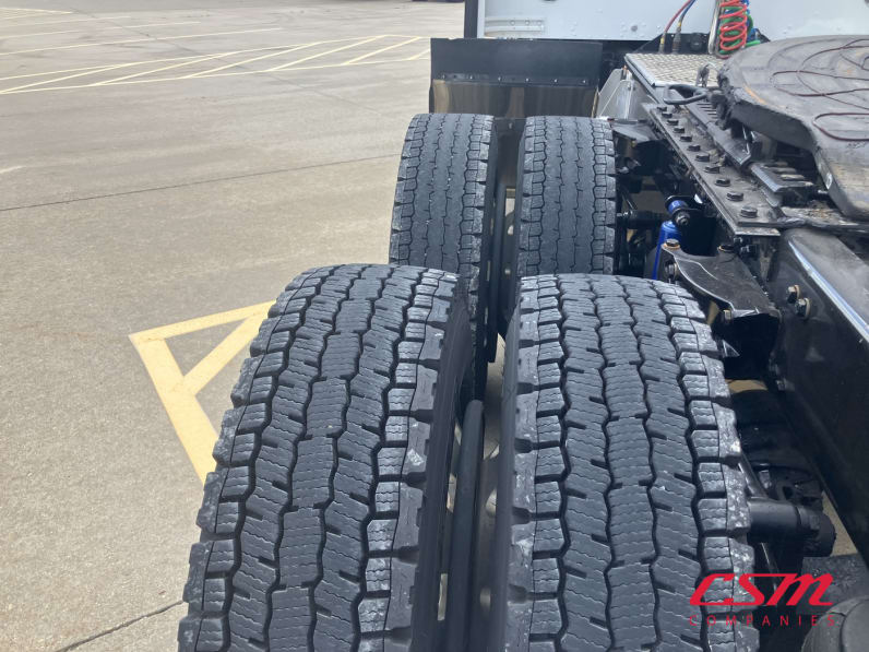 Driver side rear frame and tire tread for this 2021 Kenworth W900L (Stock number: UMR431041)