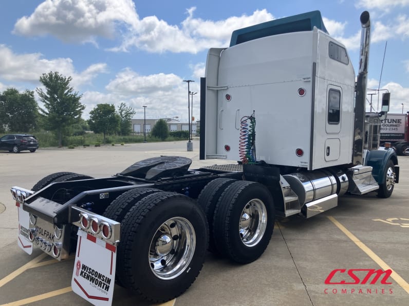 Exterior rear passenger side for this 2021 Kenworth W900L (Stock number: UMR431041)