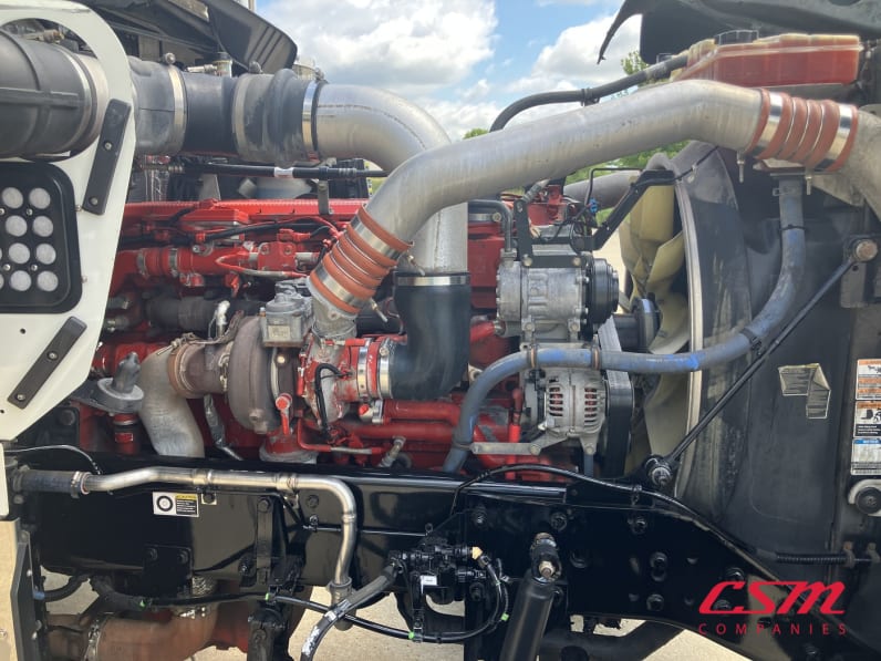 Passenger side engine for this 2021 Kenworth W900L (Stock number: UMR431041)
