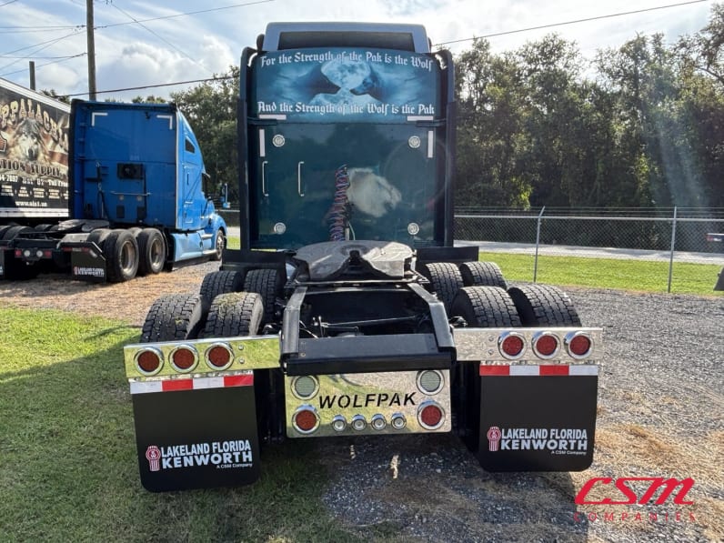Exterior full rear view for this 2021 Kenworth W900L (Stock number: UMR431869)