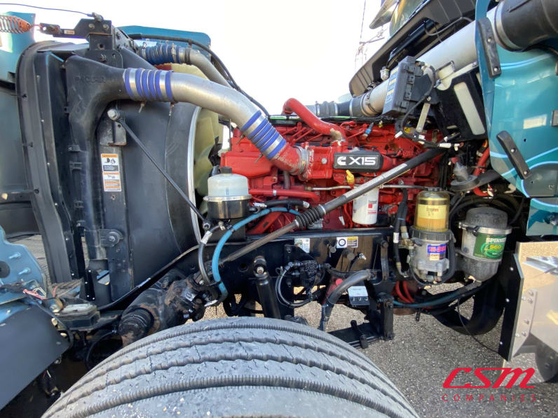 Drivers side engine for this 2021 Kenworth W900L (Stock number: UMR431870)