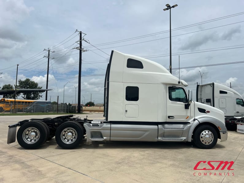 2022 Peterbilt 579 UND759969 - CSM Truck