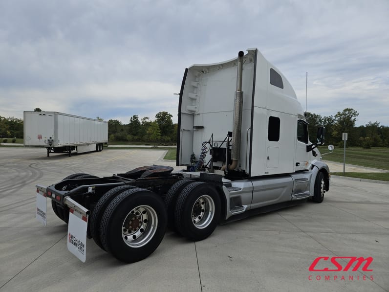 Exterior rear passenger side for this 2022 Peterbilt 579 (Stock number: UND759970)