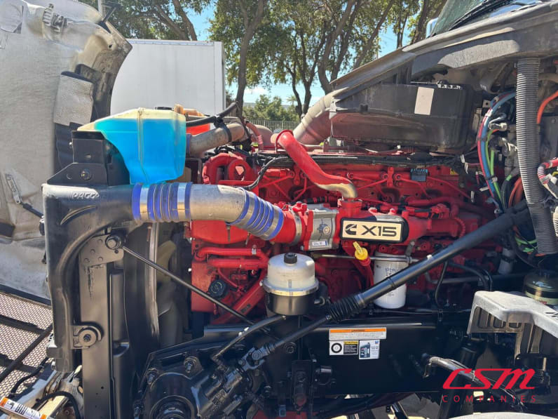 Drivers side engine for this 2022 Peterbilt 579 (Stock number: UND759971)