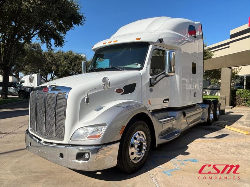 Exterior rear driver side for this 2022 Peterbilt 579 (Stock number: UND759971)