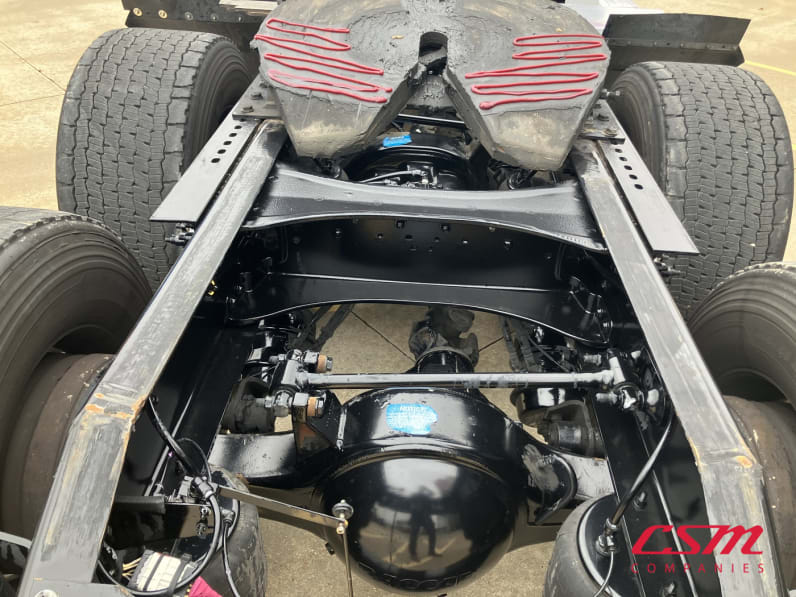 Center rear frame for this 2022 Peterbilt 579 (Stock number: UND781513)