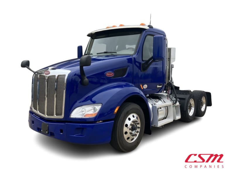 Featured image with white background for this 2022 Peterbilt 579 (Stock number: UND781513)