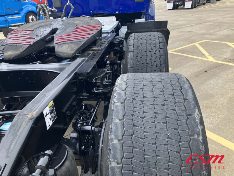 Passenger side rear frame and tire tread for this 2022 Peterbilt 579 (Stock number: UND781513)