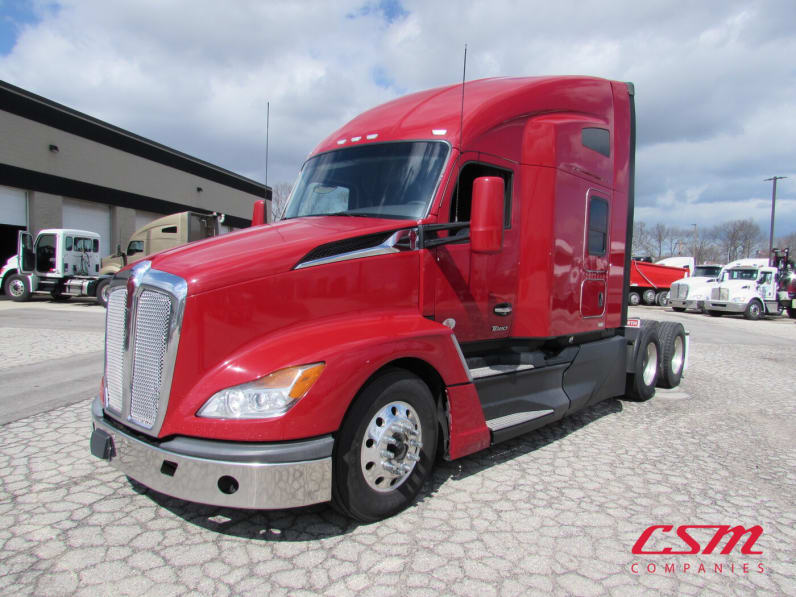 Exterior front drivers side for this 2022 Kenworth T680 (Stock number: UNJ155286)Weeee