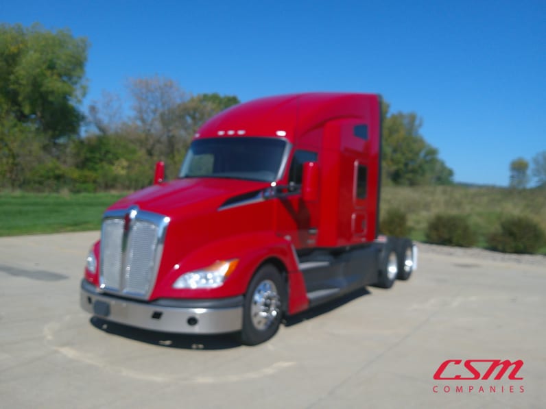 Exterior front drivers side for this 2022 Kenworth T680 (Stock number: UNJ155286)