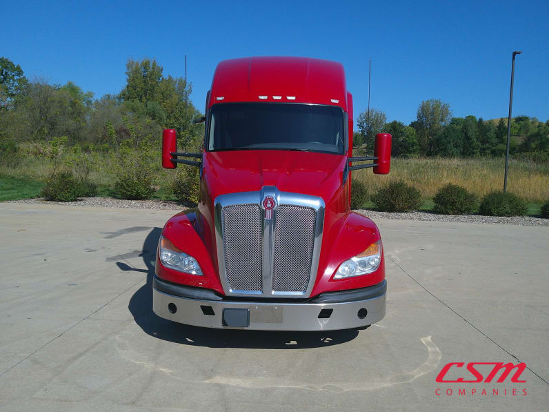 Exterior full front view for this 2022 Kenworth T680 (Stock number: UNJ155286)