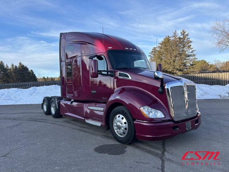 Exterior front passenger side for this 2022 Kenworth T680 (Stock number: UNJ466594)