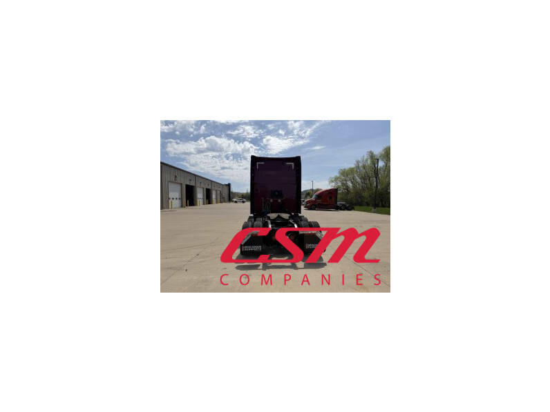 Exterior full rear view for this 2022 Kenworth T680 (Stock number: UNJ466594)Weeee