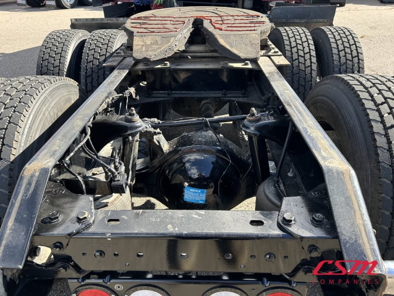 Center rear frame for this 2022 Kenworth T680 (Stock number: UNJ466600)