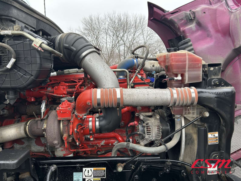 Passenger side engine for this 2022 Kenworth T680 (Stock number: UNJ466605)Weeee