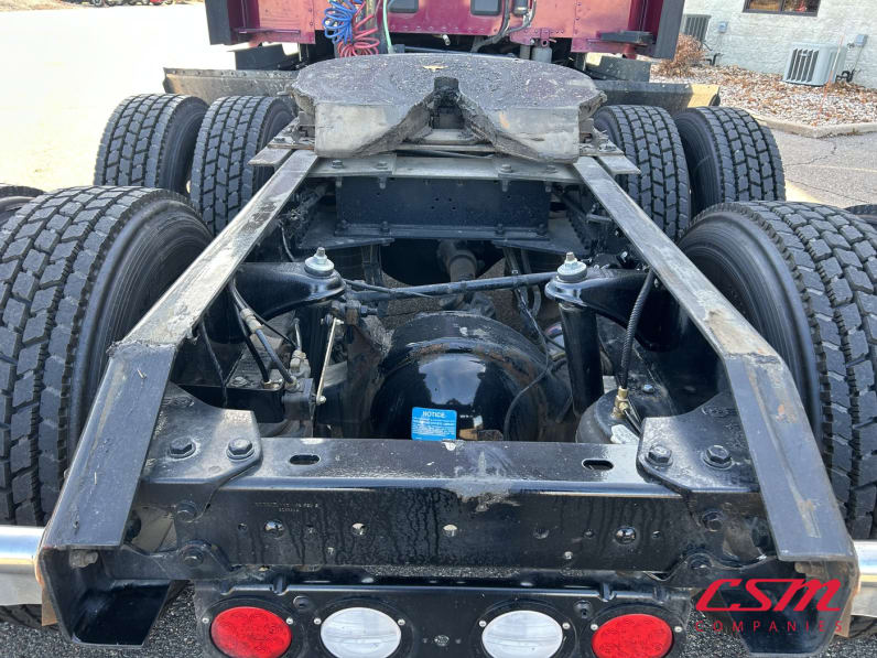 Center rear frame for this 2022 Kenworth T680 (Stock number: UNJ466606)