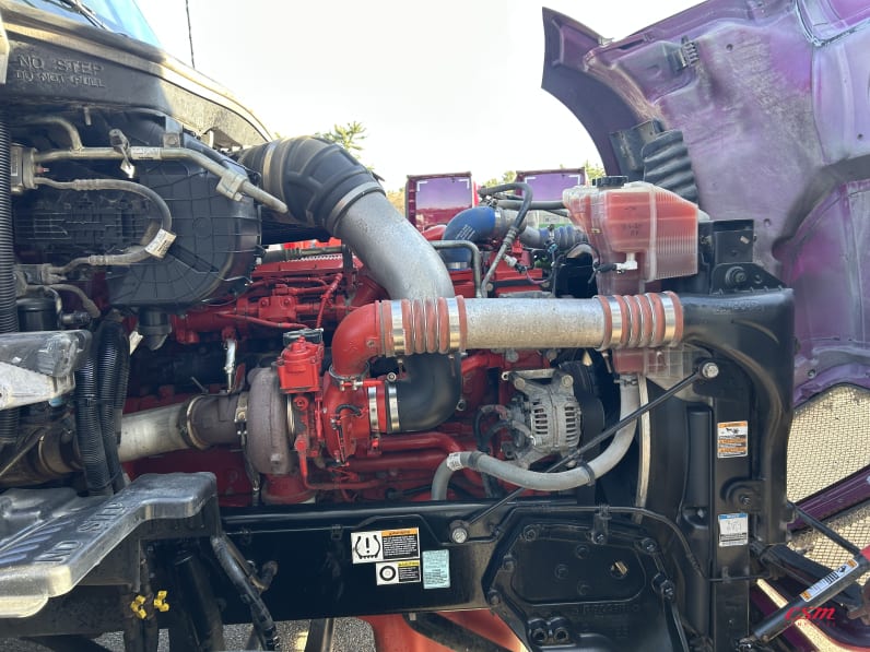 Passenger side engine for this 2022 Kenworth T680 (Stock number: UNJ466606)Weeee