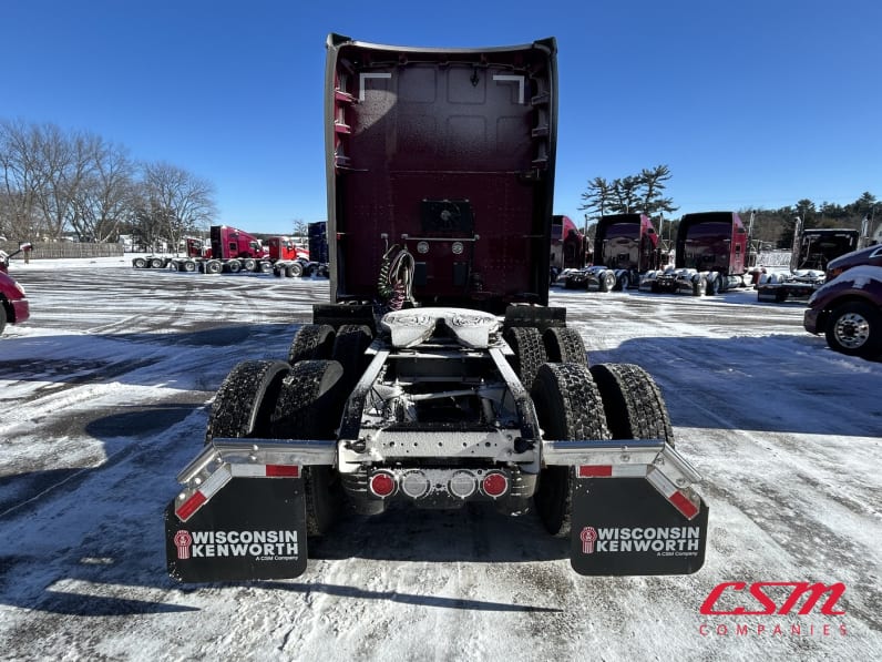 Exterior full rear view for this 2022 Kenworth T680 (Stock number: UNJ466626)