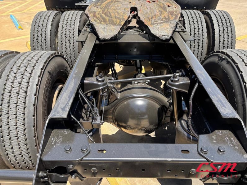 Center rear frame for this 2022 Kenworth T680 (Stock number: UNJ467048)