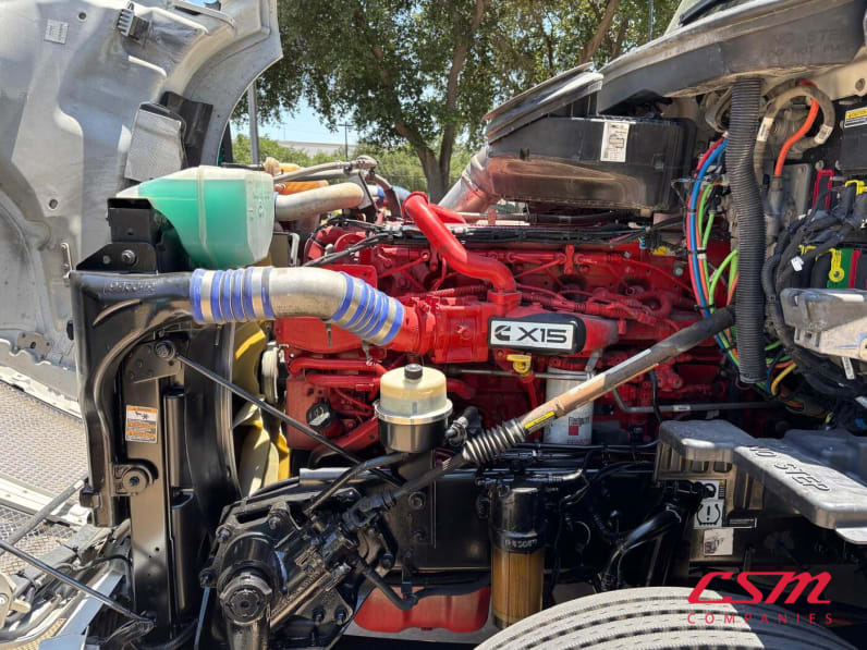 Drivers side engine for this 2022 Kenworth T680 (Stock number: UNJ467048)
