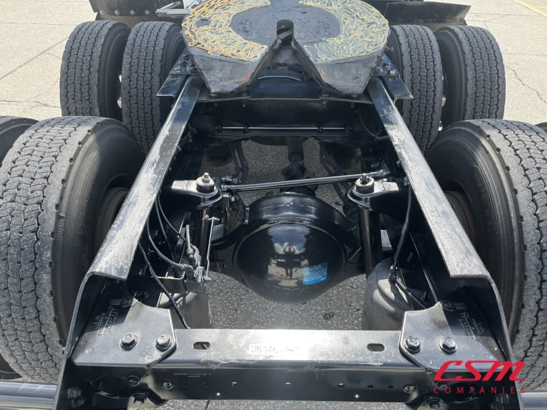 Center rear frame for this 2022 Kenworth T680 (Stock number: UNJ467053)