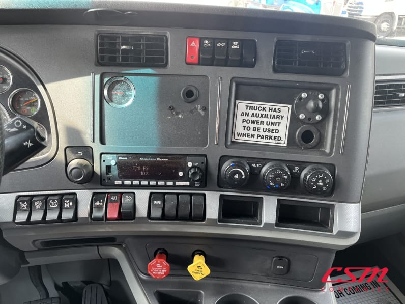 Interior radio and navigation system for this 2022 Kenworth T680 (Stock number: UNJ467053)