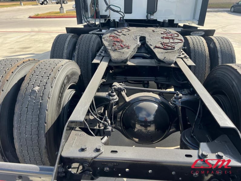 Center rear frame for this 2022 Kenworth T680 (Stock number: UNJ467078)