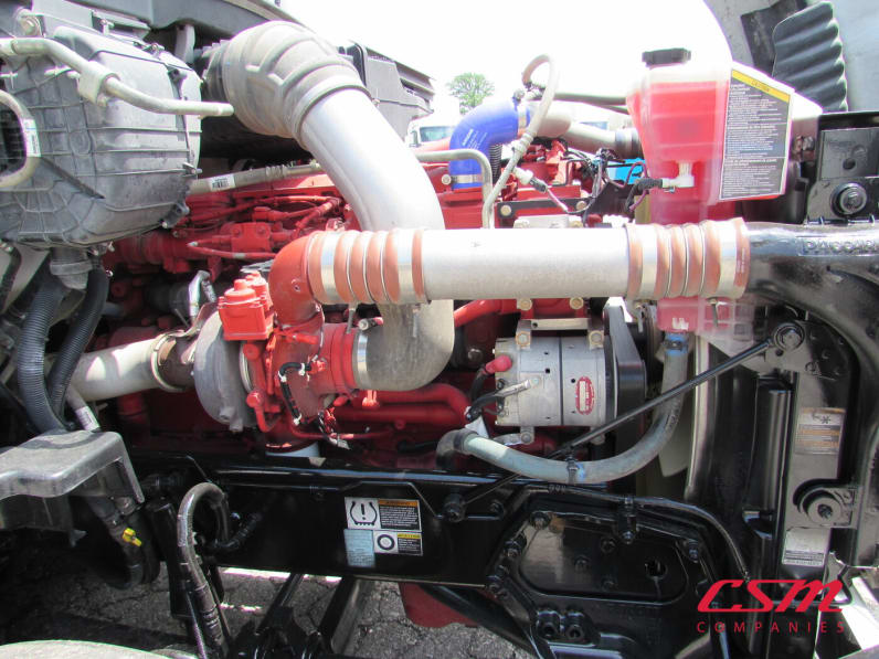 Passenger side engine for this 2022 Kenworth T680 (Stock number: UNJ467079)