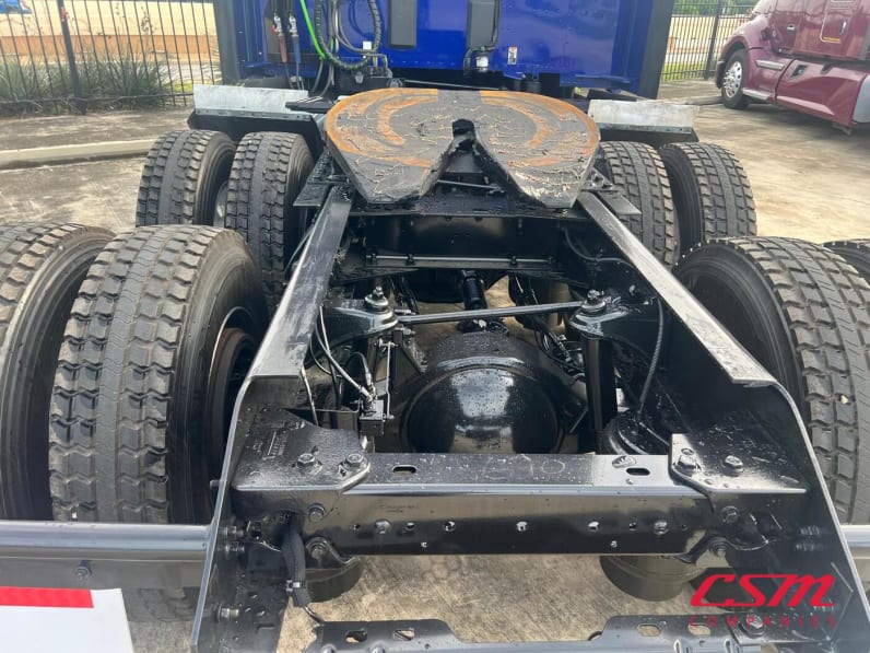 Center rear frame for this 2022 Kenworth T680 (Stock number: UNJ467085)Weeee