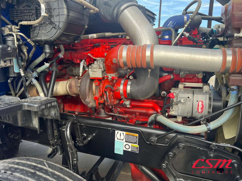 Drivers side engine for this 2022 Kenworth T680 (Stock number: UNJ467085)Weeee
