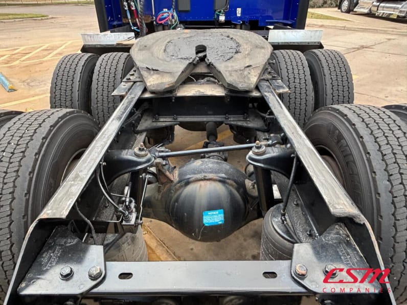 Center rear frame for this 2022 Kenworth T680 (Stock number: UNJ467088)