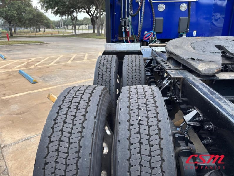 Driver side rear frame and tire tread for this 2022 Kenworth T680 (Stock number: UNJ467088)