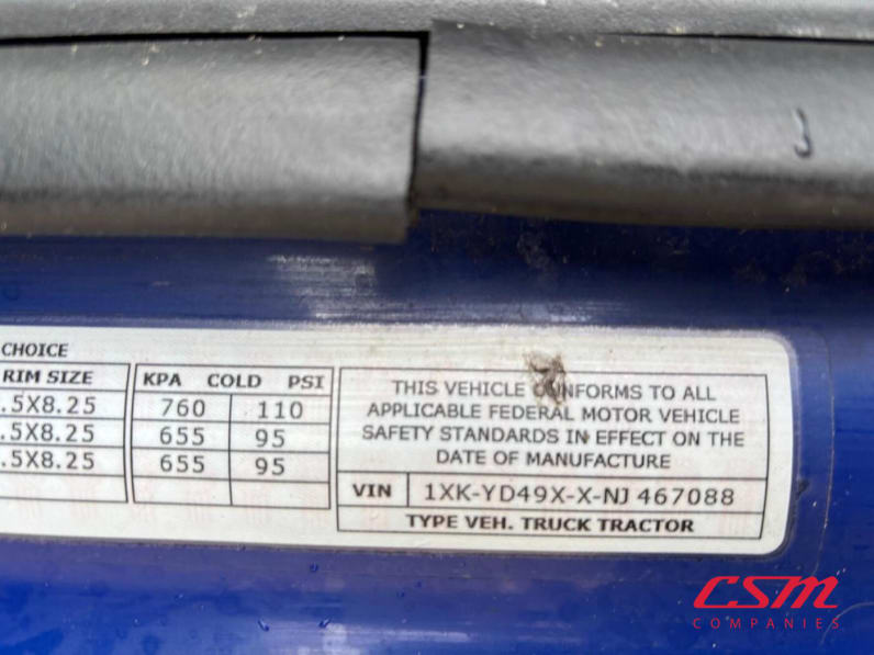 VIN tag for this 2022 Kenworth T680 (Stock number: UNJ467088)