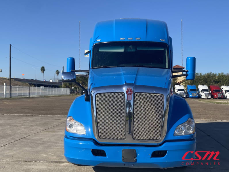 Exterior full front view for this 2022 Kenworth T680 (Stock number: UNJ467097)