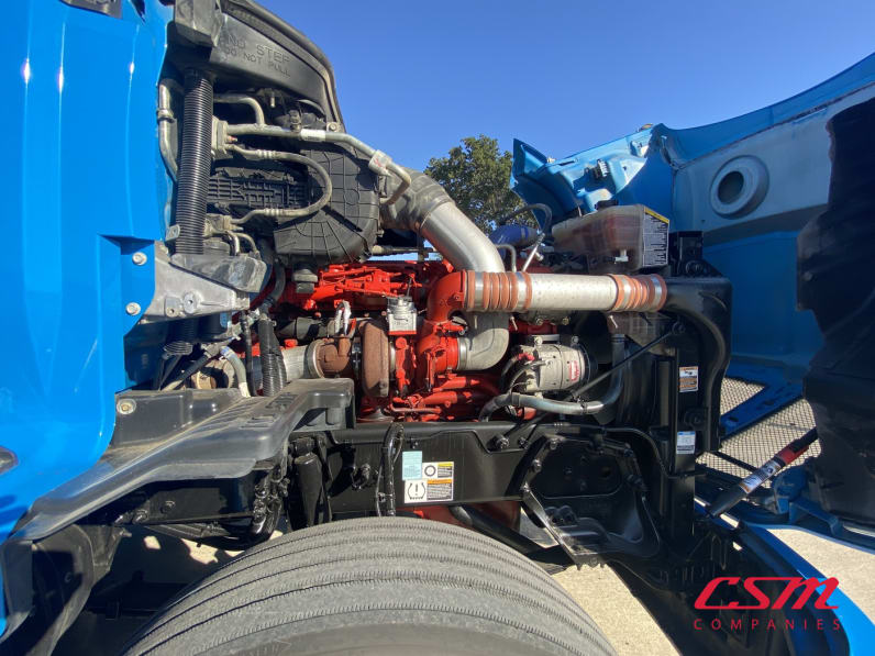 Passenger side engine for this 2022 Kenworth T680 (Stock number: UNJ467097)