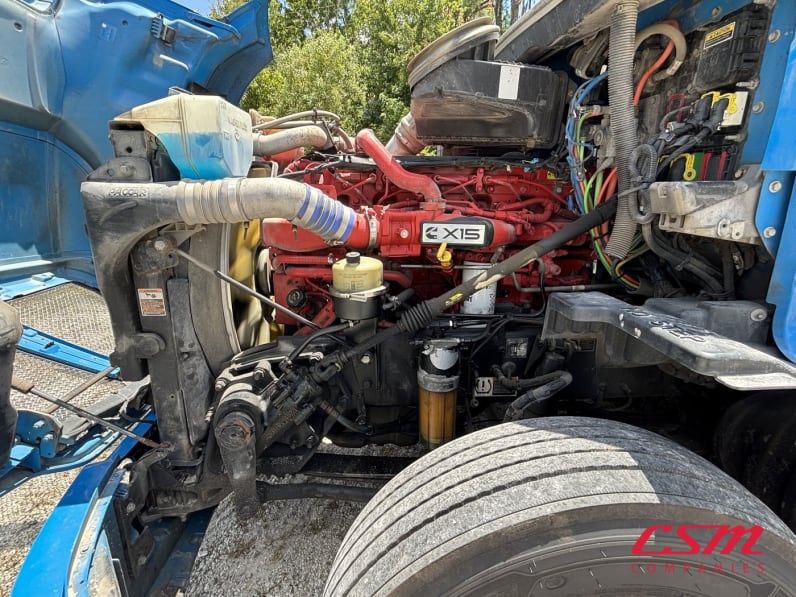 Drivers side engine for this 2022 Kenworth T680 (Stock number: UNJ467110)Weeee
