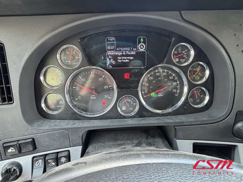 Mileage for this 2022 Kenworth T680 (Stock number: UNJ467110)Weeee