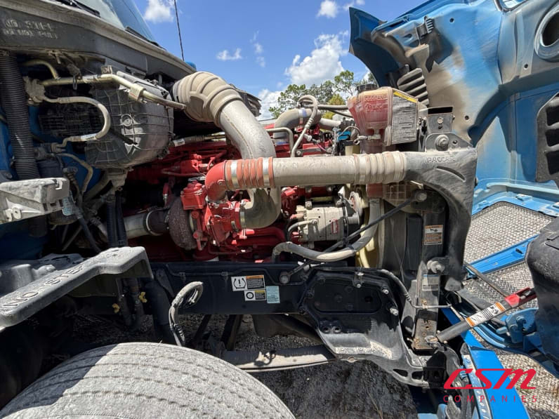 Passenger side engine for this 2022 Kenworth T680 (Stock number: UNJ467110)Weeee