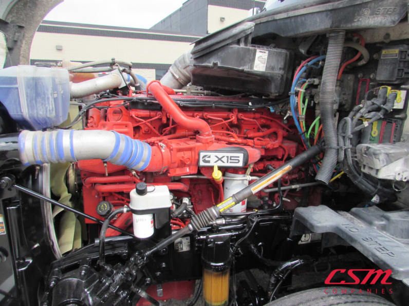 Drivers side engine for this 2022 Kenworth T680 (Stock number: UNJ467122)Weeee