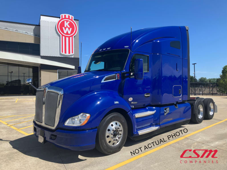 Exterior front drivers side for this 2022 Kenworth T680 (Stock number: UNJ467132)Weeee