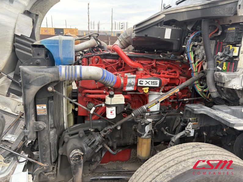 Drivers side engine for this 2022 Kenworth T680 (Stock number: UNJ467136)Weeee