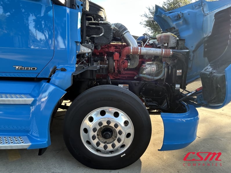 Passenger side engine for this 2022 Kenworth T680 (Stock number: UNJ467140)Weeee