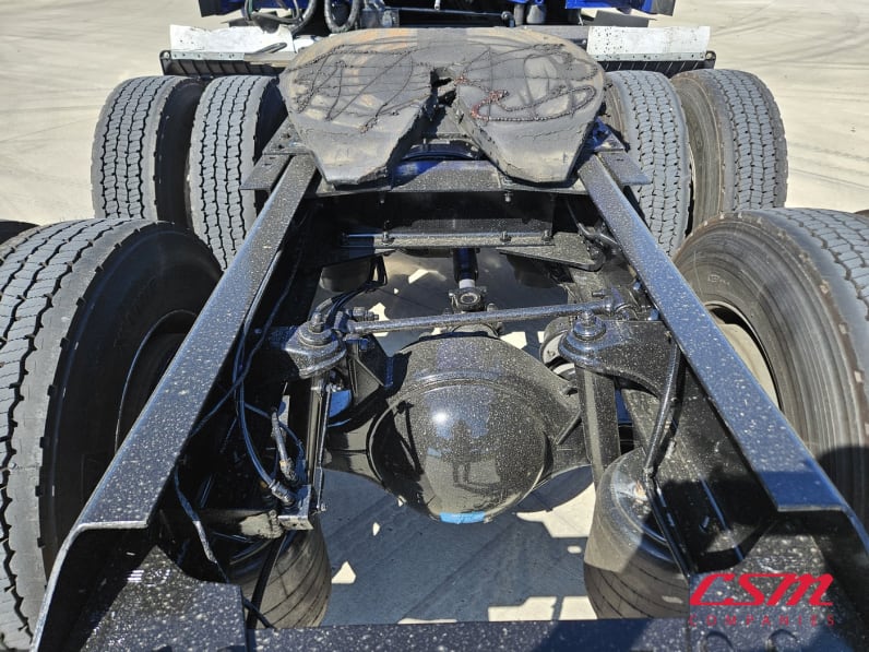 Center rear frame for this 2022 Kenworth T680 (Stock number: UNJ467145)