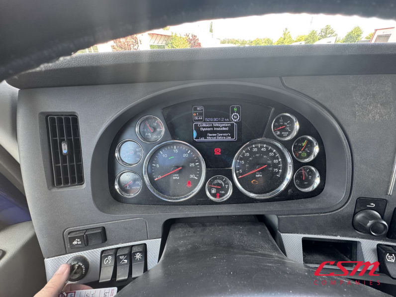 Mileage for this 2022 Kenworth T680 (Stock number: UNJ467162)Weeee
