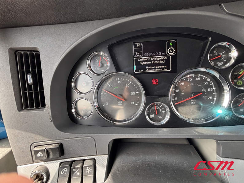 Mileage for this 2022 Kenworth T680 (Stock number: UNJ467174)Weeee