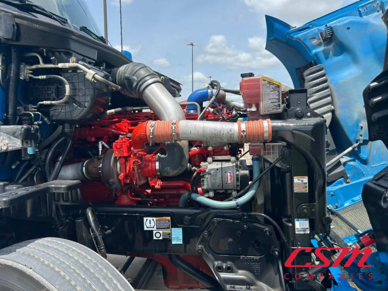 Passenger side engine for this 2022 Kenworth T680 (Stock number: UNJ467187)Weeee